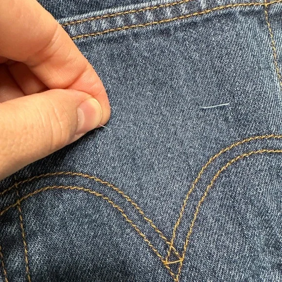 Levis 560 Comfort Fit Jeans Mens 34x36 Blue Relaxed Tapered Medium Wash Denim - Picture 5 of 8